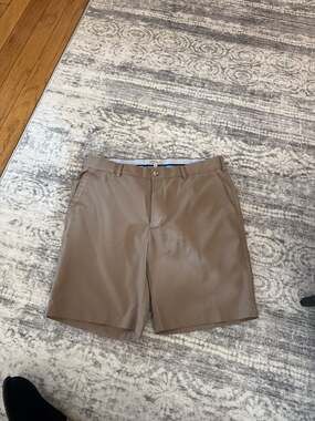 Peter Millar Crown Sport Salem Performance Golf Shorts Tan Khaki Size 34